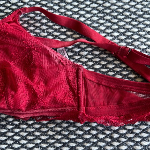 Set of 2 Victoria’s Secret Bralettes - Picture 4 of 13